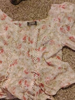 Lulumari Floral Eyelet Popover Blouse in Light Pink & Cream Size M
